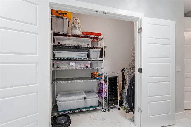 9493 Monaco Circle, Centerville, OH 45458