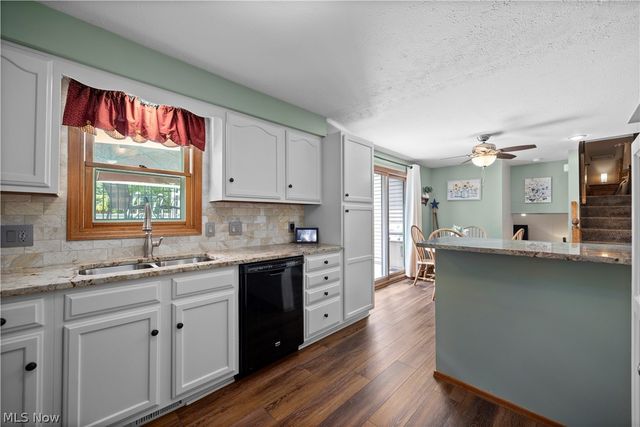 923 Hillside Drive, Amherst, OH 44001