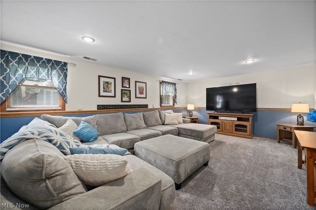 923 Hillside Drive, Amherst, OH 44001