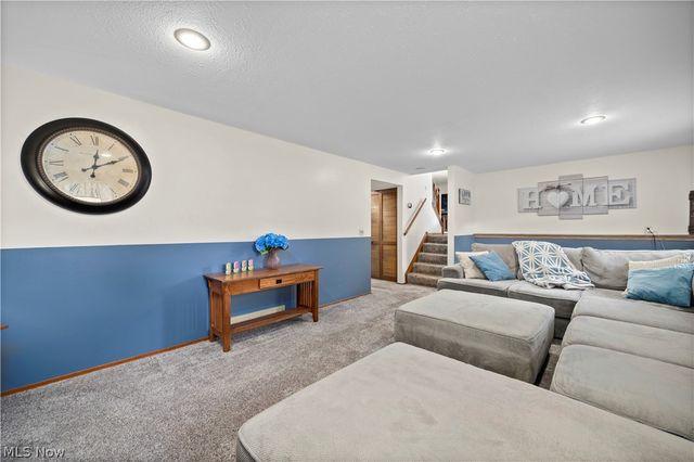 923 Hillside Drive, Amherst, OH 44001