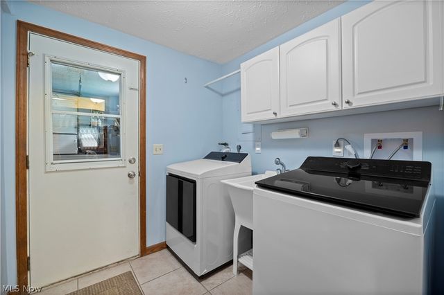 923 Hillside Drive, Amherst, OH 44001