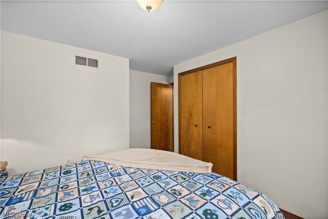 923 Hillside Drive, Amherst, OH 44001