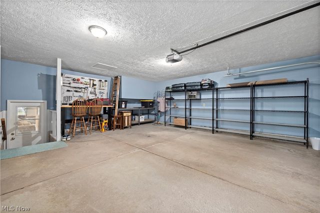 923 Hillside Drive, Amherst, OH 44001