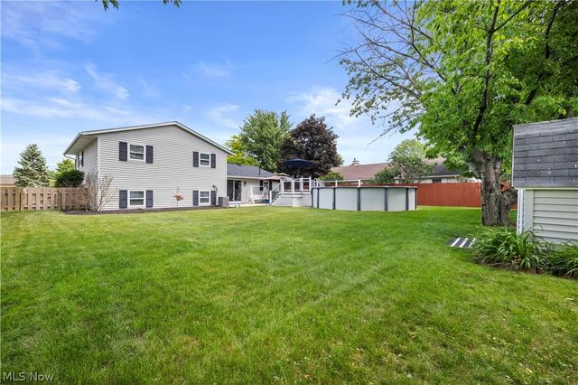 923 Hillside Drive, Amherst, OH 44001