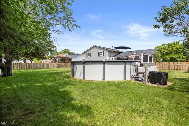 923 Hillside Drive, Amherst, OH 44001
