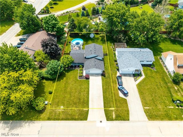 923 Hillside Drive, Amherst, OH 44001