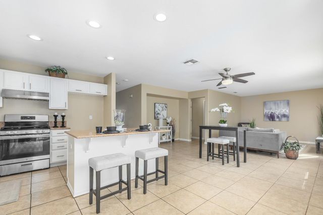 3355 Calla Lily Way, Sacramento, CA 95833