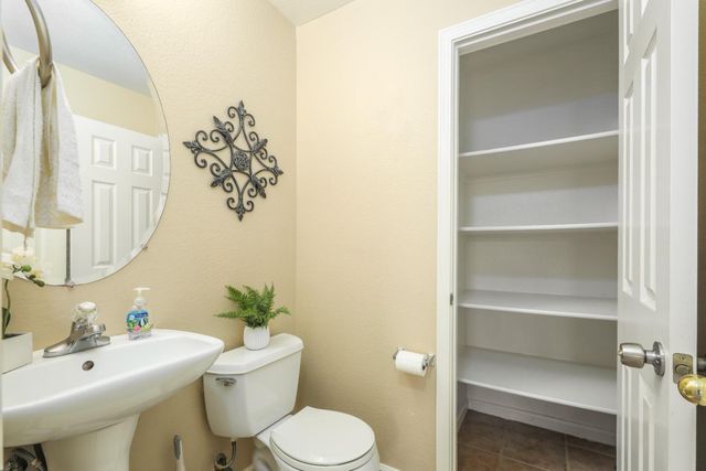 3355 Calla Lily Way, Sacramento, CA 95833