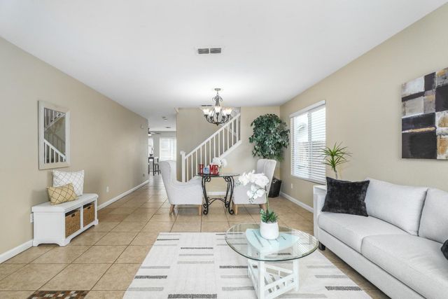 3355 Calla Lily Way, Sacramento, CA 95833