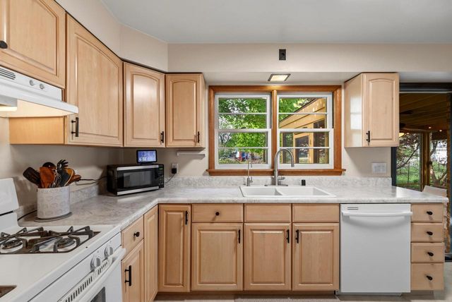 409 Breezy STREET, Delavan, WI 53115