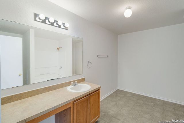 9423 MARAVAL CRK, San Antonio, TX 78245