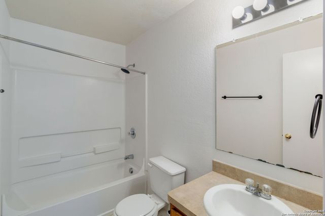 9423 MARAVAL CRK, San Antonio, TX 78245