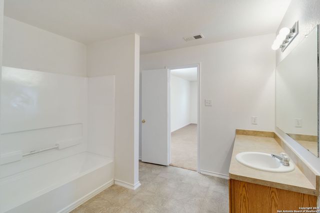 9423 MARAVAL CRK, San Antonio, TX 78245