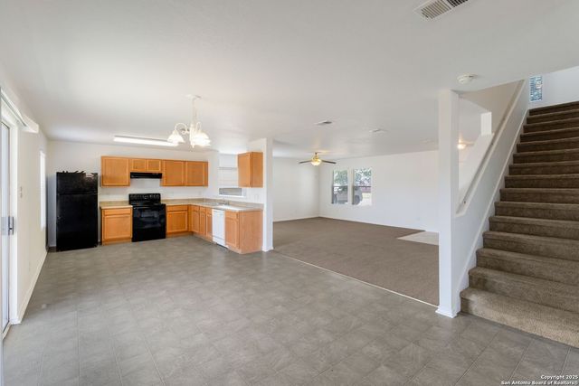 9423 MARAVAL CRK, San Antonio, TX 78245