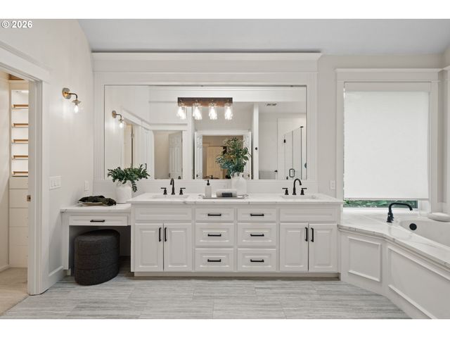 2722 Nw 24TH Ave, Camas, WA 98607