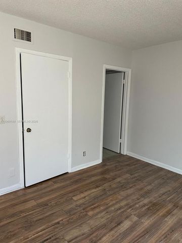 1840 NW 119th St 502, Miami, FL 33167