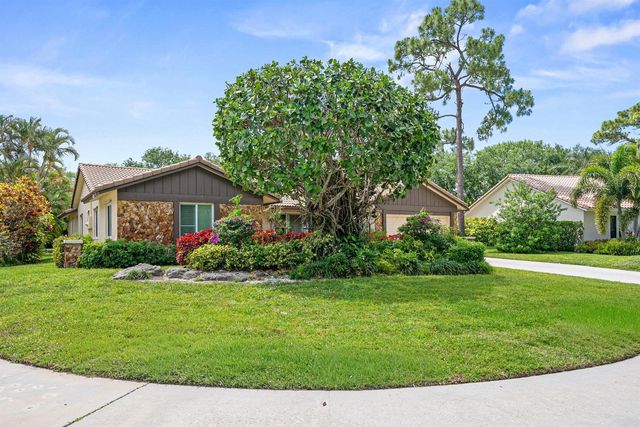 2493 Timbercreek Circle NW, Boca Raton, FL 33431