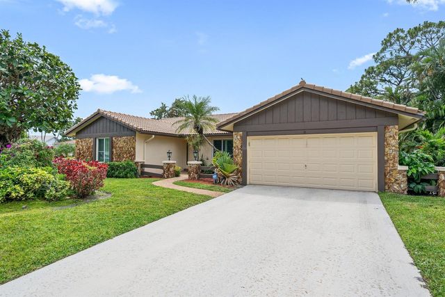2493 Timbercreek Circle NW, Boca Raton, FL 33431