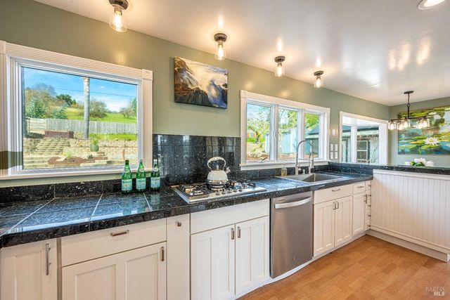 2693 Bloomfield Rd, Sebastopol, CA 95472