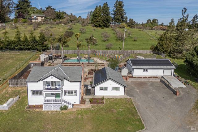 2693 Bloomfield Rd, Sebastopol, CA 95472