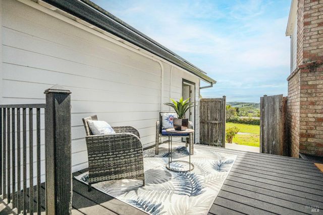 2693 Bloomfield Rd, Sebastopol, CA 95472