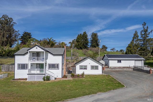 2693 Bloomfield Rd, Sebastopol, CA 95472