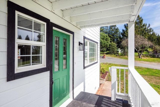 2693 Bloomfield Rd, Sebastopol, CA 95472