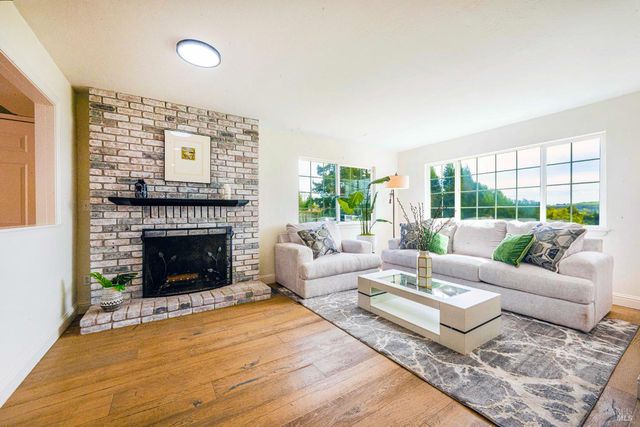 2693 Bloomfield Rd, Sebastopol, CA 95472