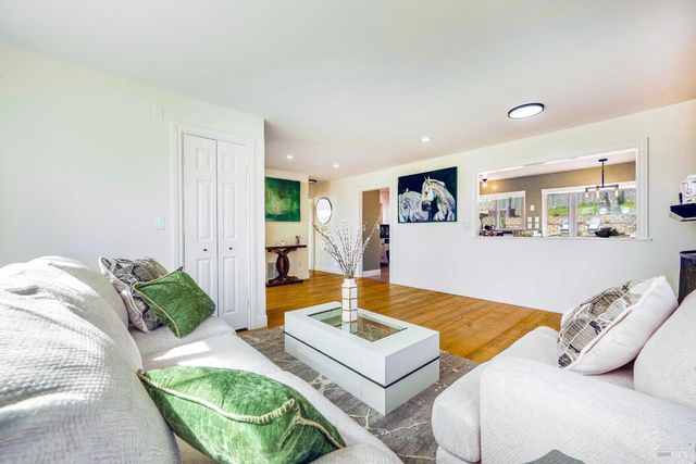 2693 Bloomfield Rd, Sebastopol, CA 95472