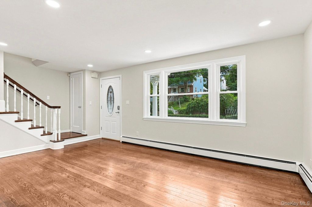 25 Greenvale Circle, White Plains, NY 10607 — photo 3