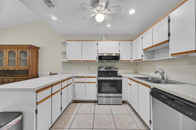 1707 Mariners Cove 10b, Fort Pierce, FL 34950