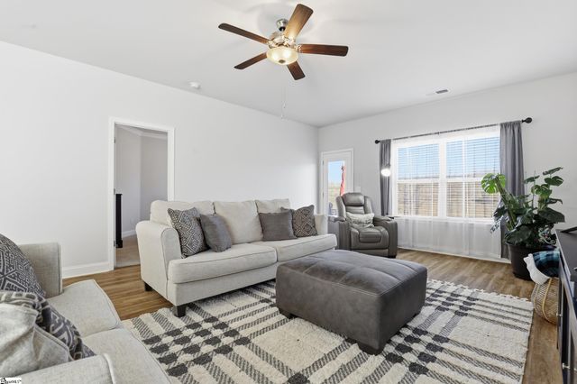 30 Woodcross Drive, Simpsonville, SC 29681