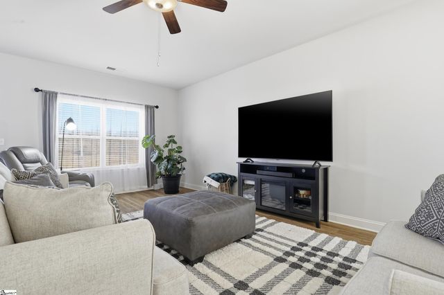 30 Woodcross Drive, Simpsonville, SC 29681