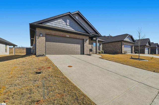 30 Woodcross Drive, Simpsonville, SC 29681