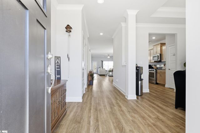 30 Woodcross Drive, Simpsonville, SC 29681