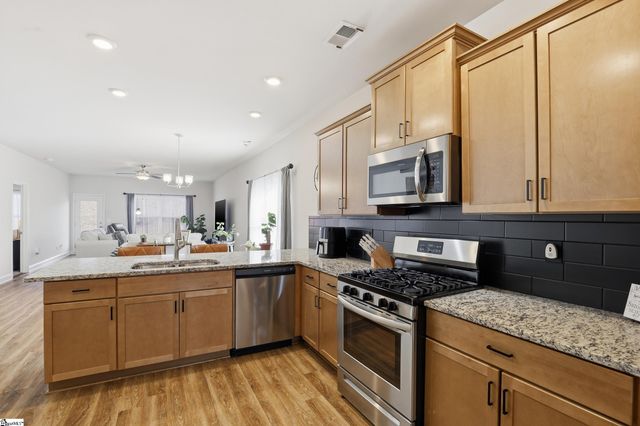 30 Woodcross Drive, Simpsonville, SC 29681