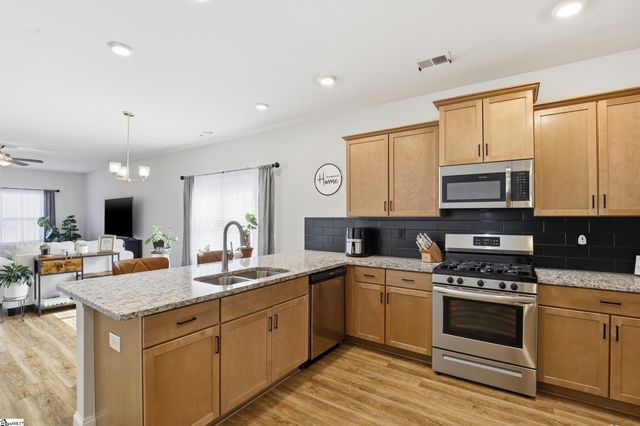 30 Woodcross Drive, Simpsonville, SC 29681