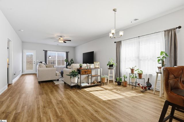 30 Woodcross Drive, Simpsonville, SC 29681