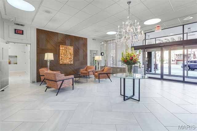 4466 W Pine Boulevard 15F, St Louis, MO 63108