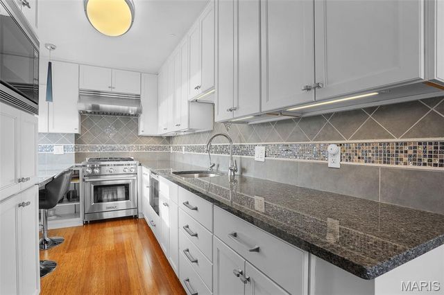 4466 W Pine Boulevard 15F, St Louis, MO 63108