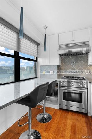 4466 W Pine Boulevard 15F, St Louis, MO 63108