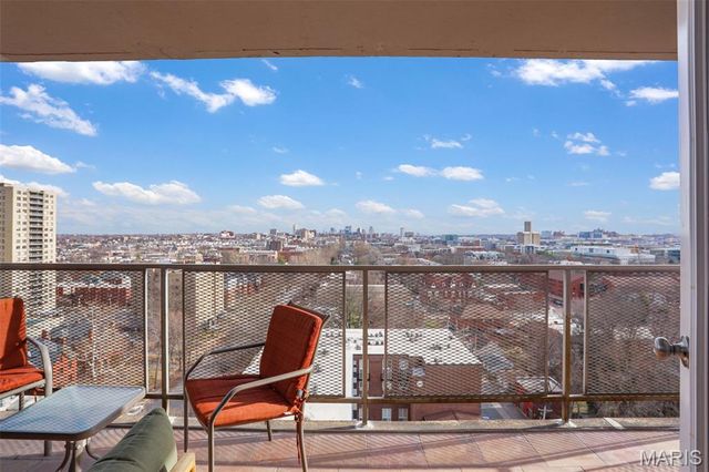 4466 W Pine Boulevard 15F, St Louis, MO 63108