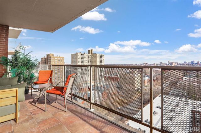 4466 W Pine Boulevard 15F, St Louis, MO 63108