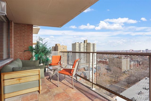 4466 W Pine Boulevard 15F, St Louis, MO 63108