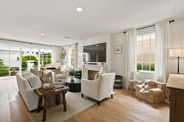 213 NEW HAVEN Boulevard, Jupiter, FL 33458
