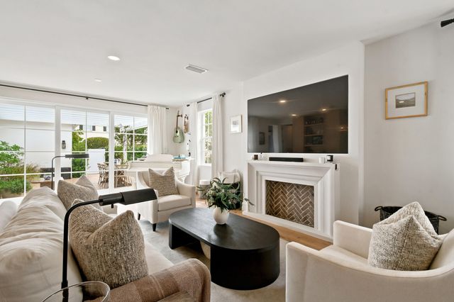 213 NEW HAVEN Boulevard, Jupiter, FL 33458