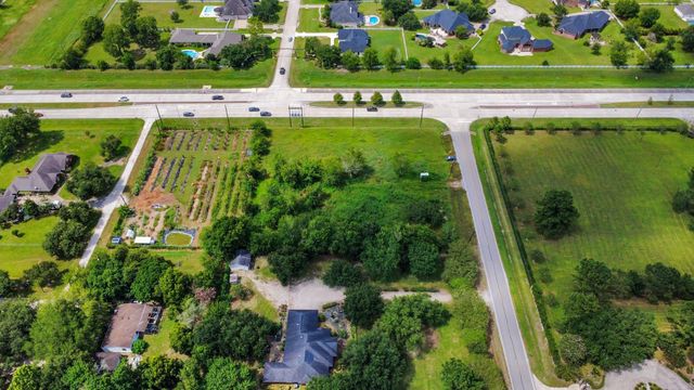 16618 County Road 831, Pearland, TX 77584