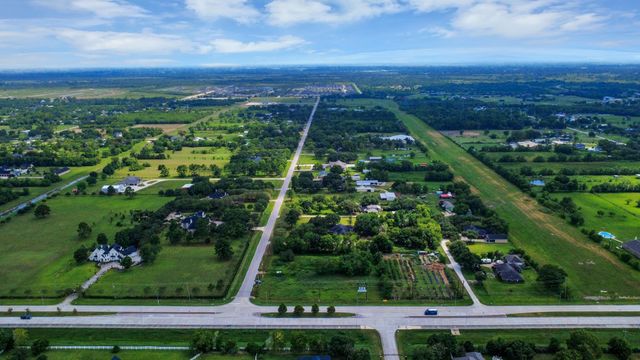 16618 County Road 831, Pearland, TX 77584