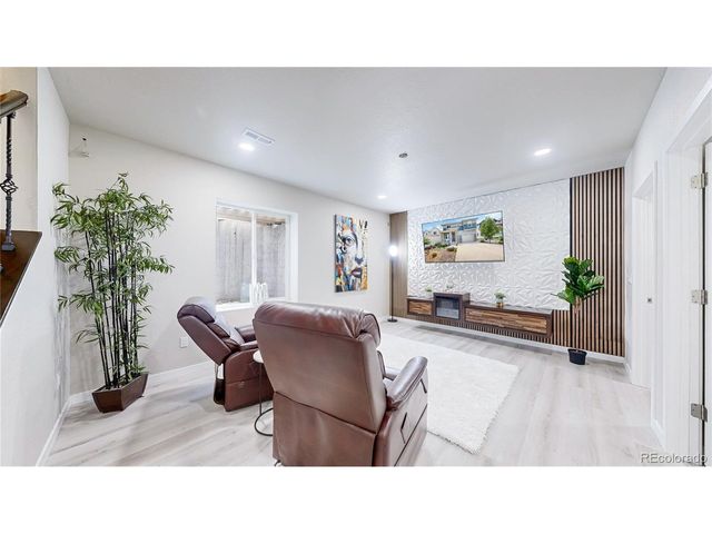 7988 Adams Fork Ave, Littleton, CO 80125