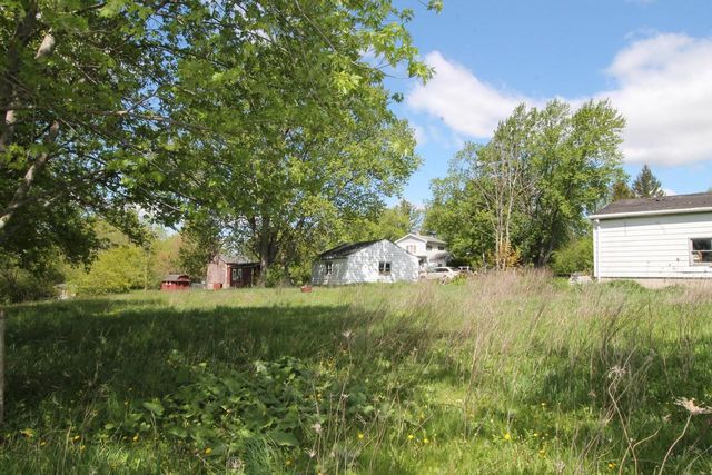 6131 Loomis ROAD, Waterford, WI 53185